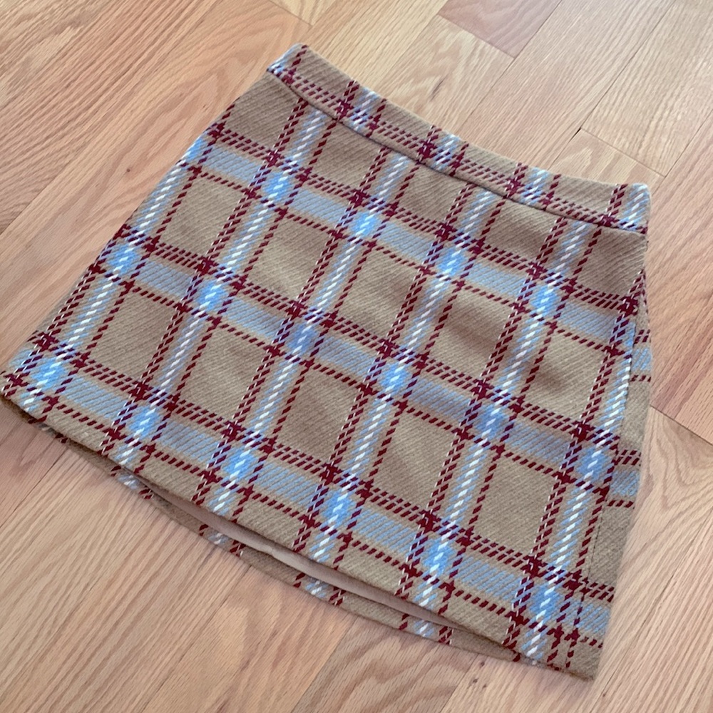 cute brown tan plaid skirt